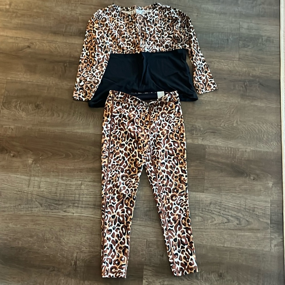 Lily pulitzer kids outfit. Excellent condition. Size 6-7 M